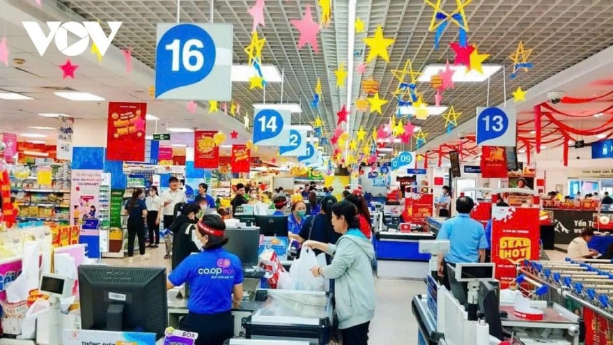 Inflation stays low in Vietnam, but external risks loom, warn experts